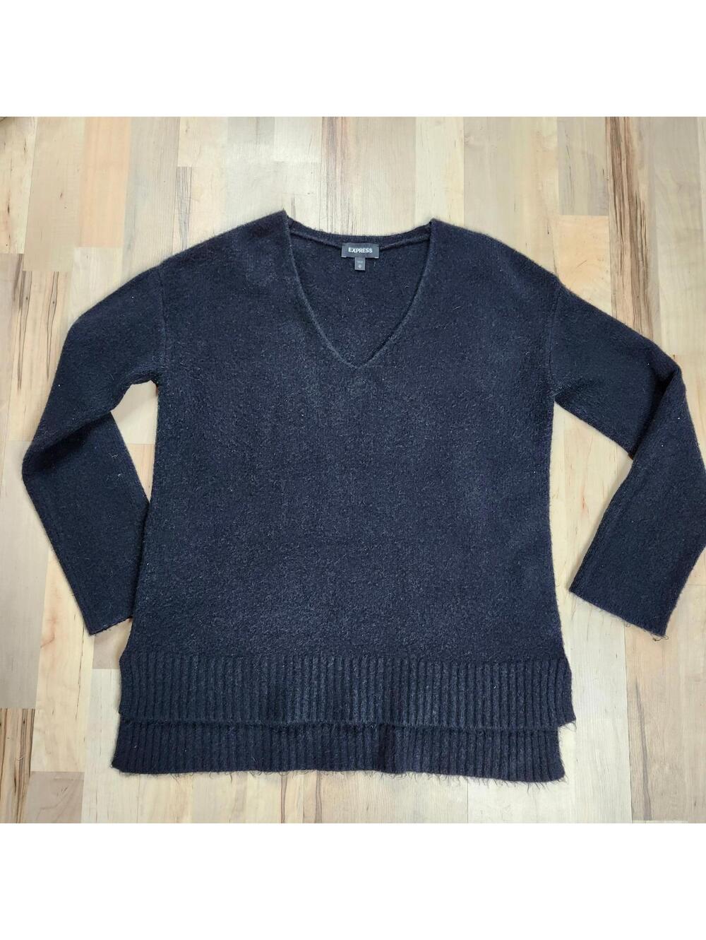 Express V-Neck Sweater Ribbed Hem Long Sleeve Pullover Knit Top Medium